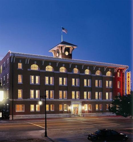 At Old Town 3* Wichita